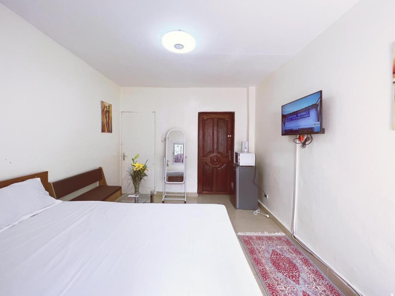 Residence Kane Diallo- Appartements Elegants Et Centraux A Dakar Exterior photo