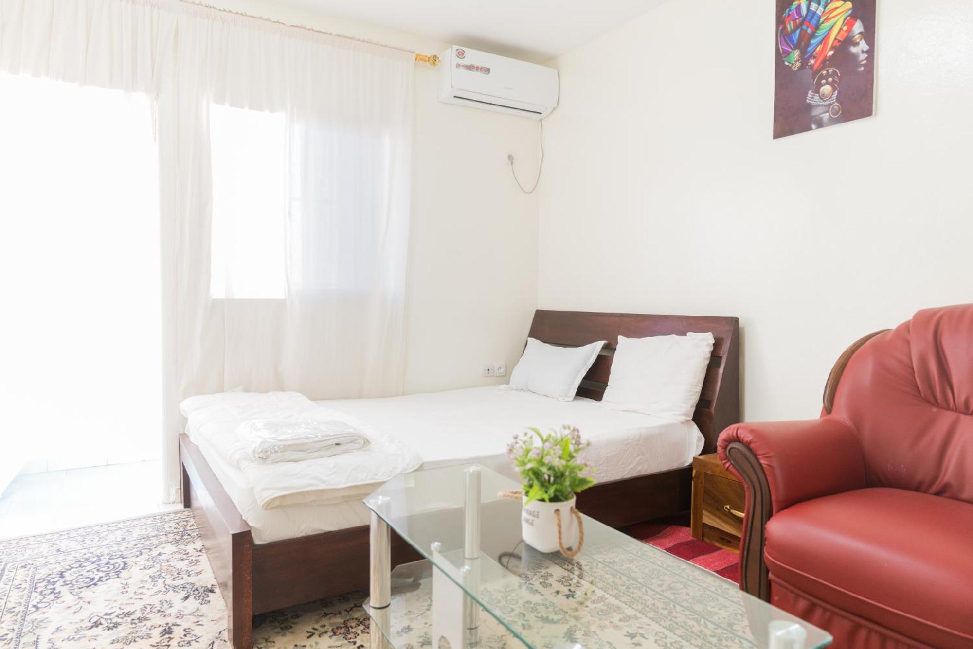 Residence Kane Diallo- Appartements Elegants Et Centraux A Dakar Exterior photo
