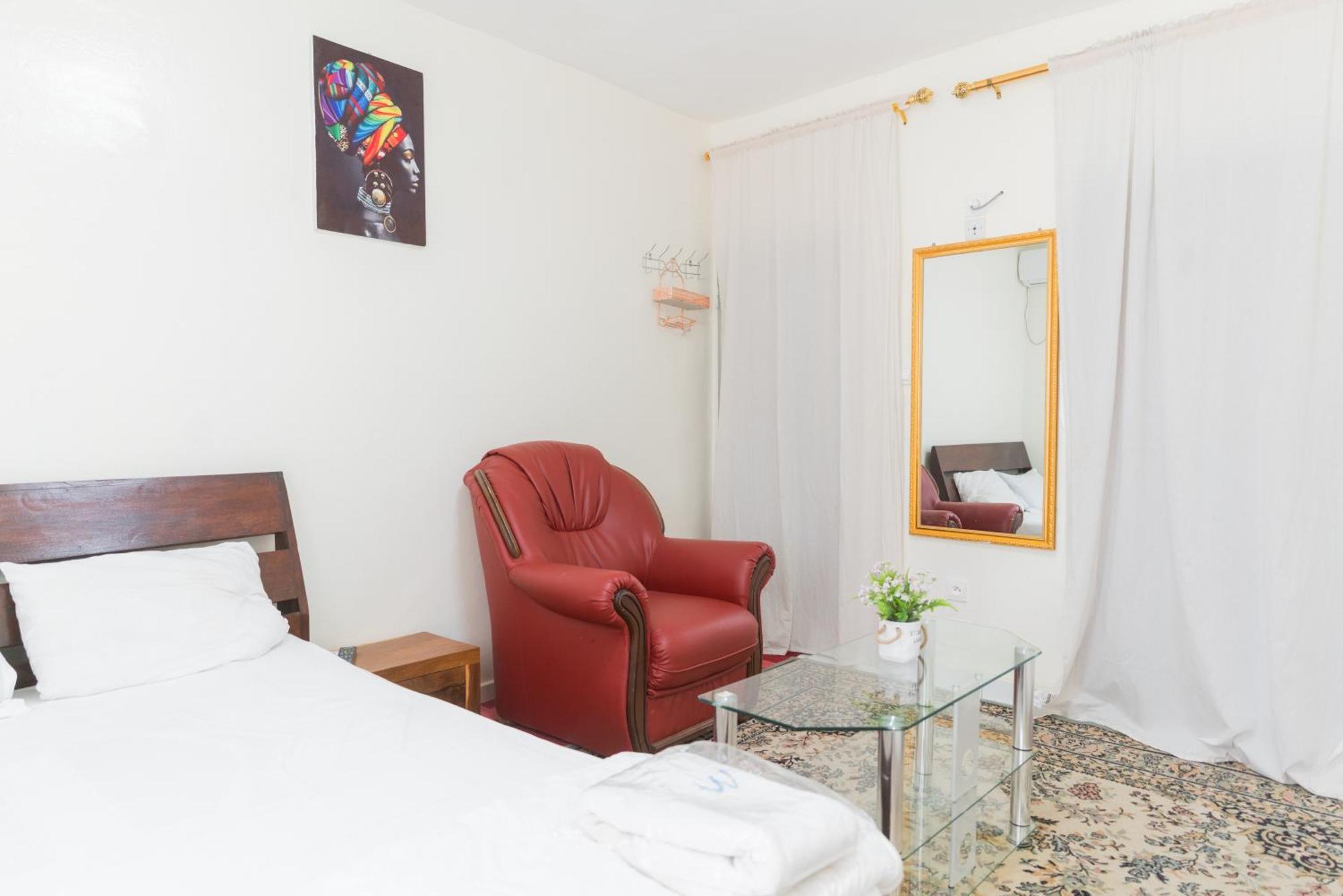 Residence Kane Diallo- Appartements Elegants Et Centraux A Dakar Exterior photo
